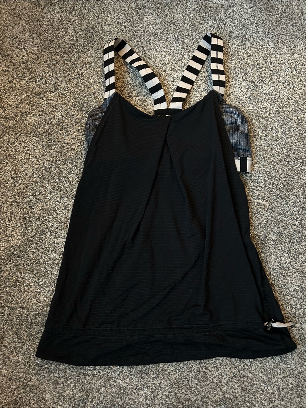 Lululemon Rest Less Tank in black/ burlap texture black dune/ Petrie black dune